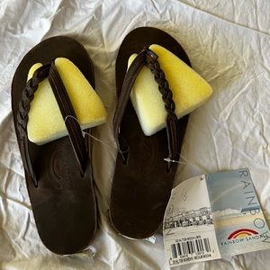 Women’s Rainbows Size Medium (6.5-7.5), never worn, color: Mocha